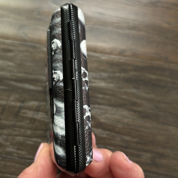 Smokezilla USB Cigarette light/case,push/slide 4 hot coil “Skeleton” logo - Picture 3 of 7